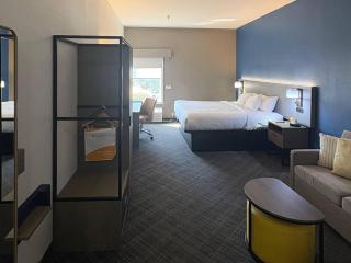 Comfort Suites Crossville - 1