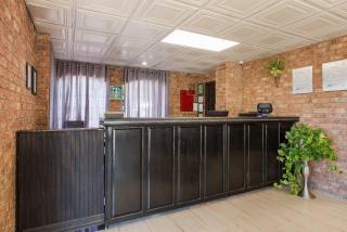 Rodeway Inn Branson, Brick House - Branson - 7