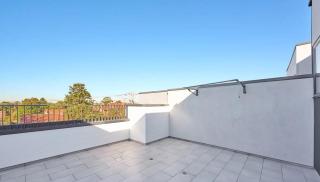 Brand new central 3 bedroom along the beach - 5