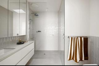 Brand new central 3 bedroom along the beach - 4