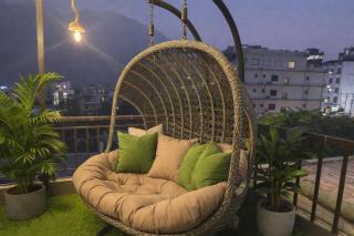 Around Stays-Rising Hills, Tapovan - 0