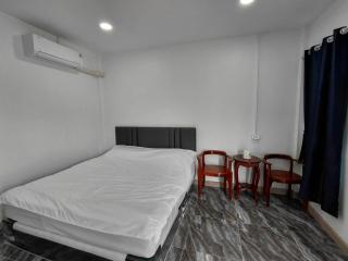 Saint Jira Hotel - 5