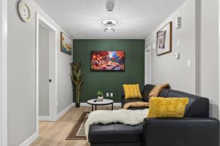 Guest Suite in Edmonton, King bed and parking - 0