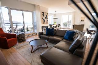 301 - Luxury Condo - Exceptional View & Pool - 2