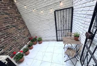 B Corner Hotel Bistro - 2