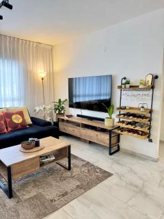 Dekel - דירת אירוח מהממת עם 3 חדרי שינה סמוך לשוק מחנה יהודה - 0