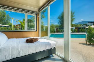 Nomad Cabin with pool&breakfast–Steps from the Sea - 9