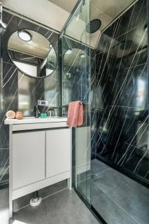 Nomad Cabin with pool&breakfast–Steps from the Sea - 4