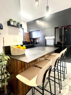 Dekel - דירת אירוח מהממת עם 3 חדרי שינה סמוך לשוק מחנה יהודה - 1