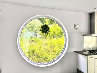 Central and luxurious floating home with garden - 3