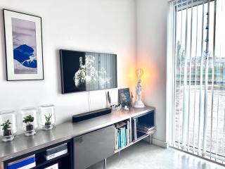 Central and luxurious floating home with garden - 1