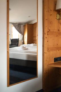 Gasthof zum goldenen Schiff - Klassikzimmer Ruhe - 8