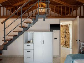 To Petrino Stone Mountain Retreat with Private Pool - 5