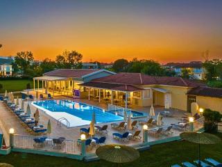 Manousis ApartHotel - 8