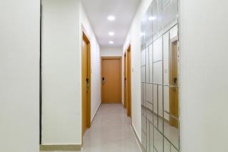 FabHotel Royal Place - 9