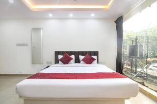 FabHotel Royal Place - 3