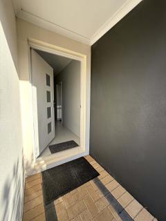 31 Kids Coast & Chill - 4BR Parking & Theatre Rm - 7