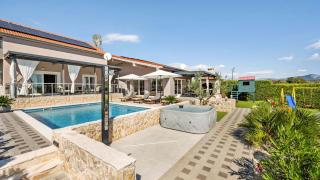 Villa Grazia by Villas Guide - Siverić - 9