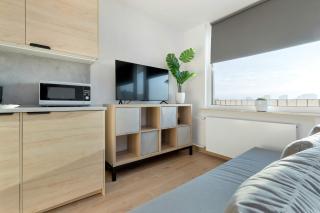 Beige and Grey Studio in Gdańsk with Balcony Close to the Beach by Noclegi Renters - 3