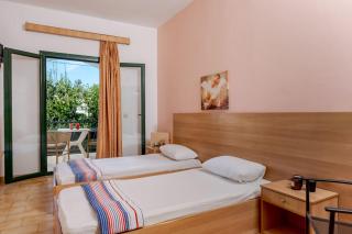 Odysseas Studios with Private Pool, close to Tsilivi Beach - 8