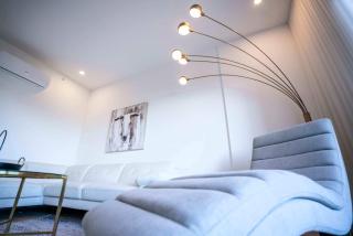 304 - Chic Minimalist Condo - River & Serenity - 4