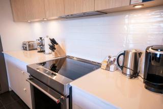 304 - Chic Minimalist Condo - River & Serenity - 1