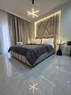 Station Luxury Apartments - 5