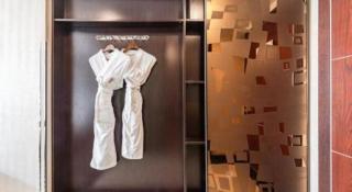 Kunming Long Way Hotel - 8