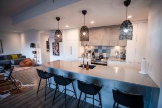 307 - Le Repere Condo - View and Modern Comfort - 9