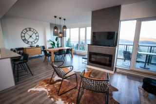 307 - Le Repere Condo - View and Modern Comfort - 4