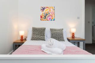 2-Bed House•Free Parking•WiFi•Long Stays Welcome - 9