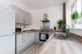 2-Bed House•Free Parking•WiFi•Long Stays Welcome - 5