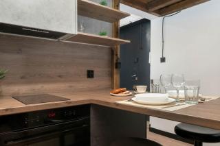Tasteful Studio with a Perfect Location by Noclegi Renters - 3