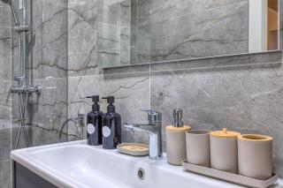 Gabriel's - 2 bedroom Apartment by Solea Holiday Homes - 3