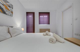 3BR Penthouse with private Jacuzzi in St Julians by 360 Estates - 1