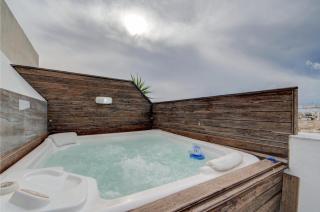 3BR Penthouse with private Jacuzzi in St Julians by 360 Estates - 3