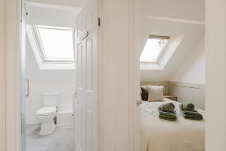 Stunning 2 Bedroom Home in Bourton-on-the-Water - 1