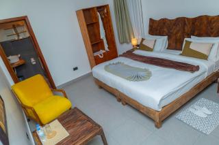 Footprints - Kinigi - 2