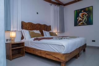 Footprints - Kinigi - 4