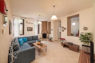 Luxurious Villa Mountain views & close to the sea - 7