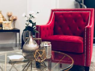 Welcome to Grande Lux - Boutique Hotel Style- 20 mins to NYC Times Square - 8