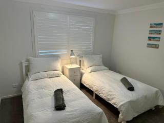 Spacious 3-Bed Ocean View Apartment - 4