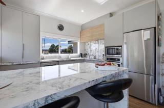 In CBD! 3bed! LOTR Cinema Experience! All Perks! - 1