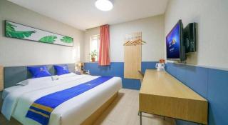 7 Days Inn Urumqi Guangming Road Beimen Metro Station - 1