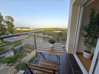 Aquamarina Apt Seaviews 1' beach Family - 8
