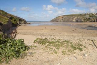 Ocean View, Mawgan Porth - Sea Views - Hot Tub - Free Parking & WiFi - 4