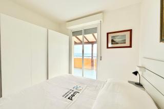 SE200 - Senigallia, trilocale fronte mare con terrazzo panoramico - 2