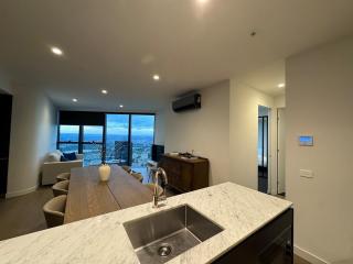 Luxury Sky Apartment - 1 Min to Melbourne Central - 7