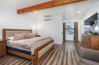 The Four Daughters Inn The Entire 5 Suite Hotel - 4