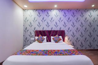 FabHotel Raas Plaza - 7